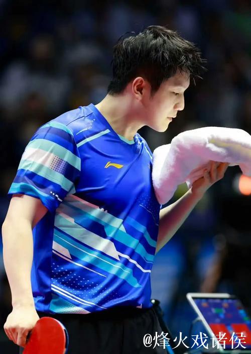 樊振东4-1战胜薛飞 晋级十五运会男单八强